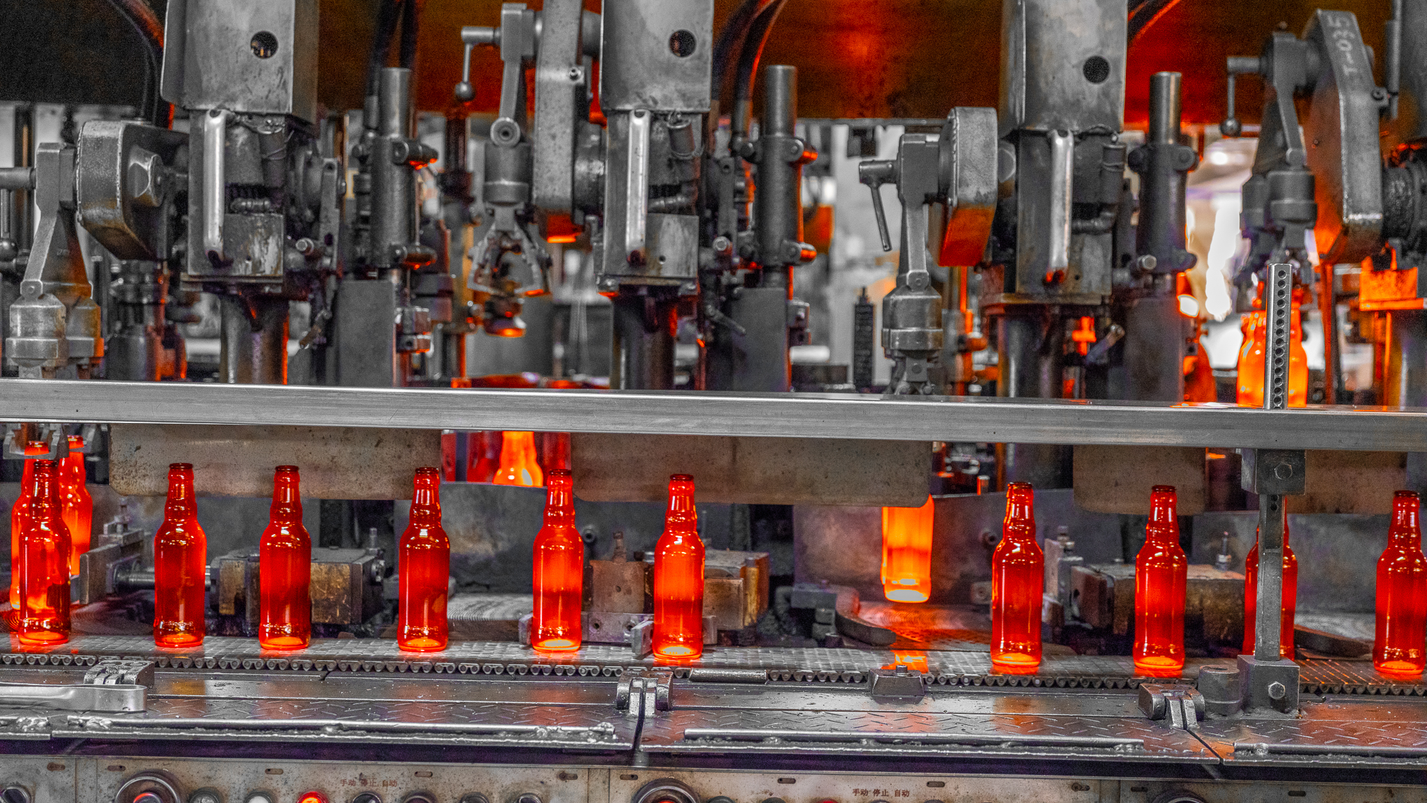 Three Steps In Glass Bottle Production