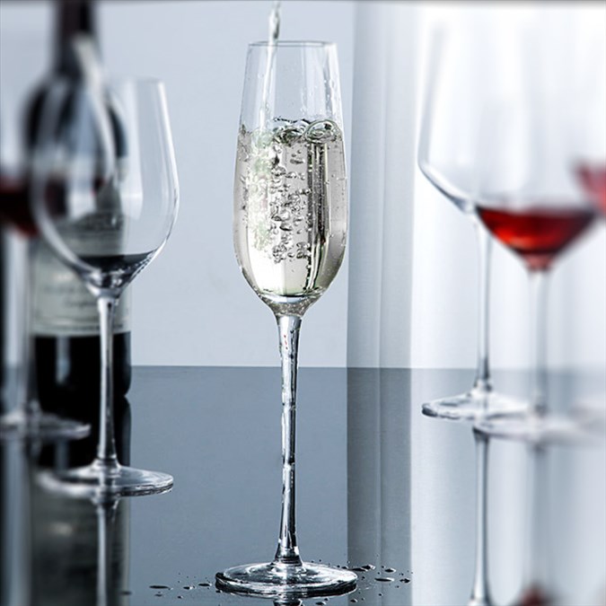 4 Differences Between Champagne Bottles And Regular Wine Bottles